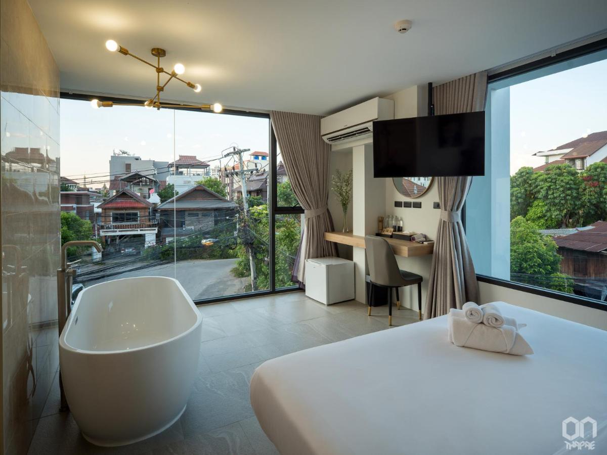 Hotel ON Thapae Chiangmai Chiang Mai Esterno foto