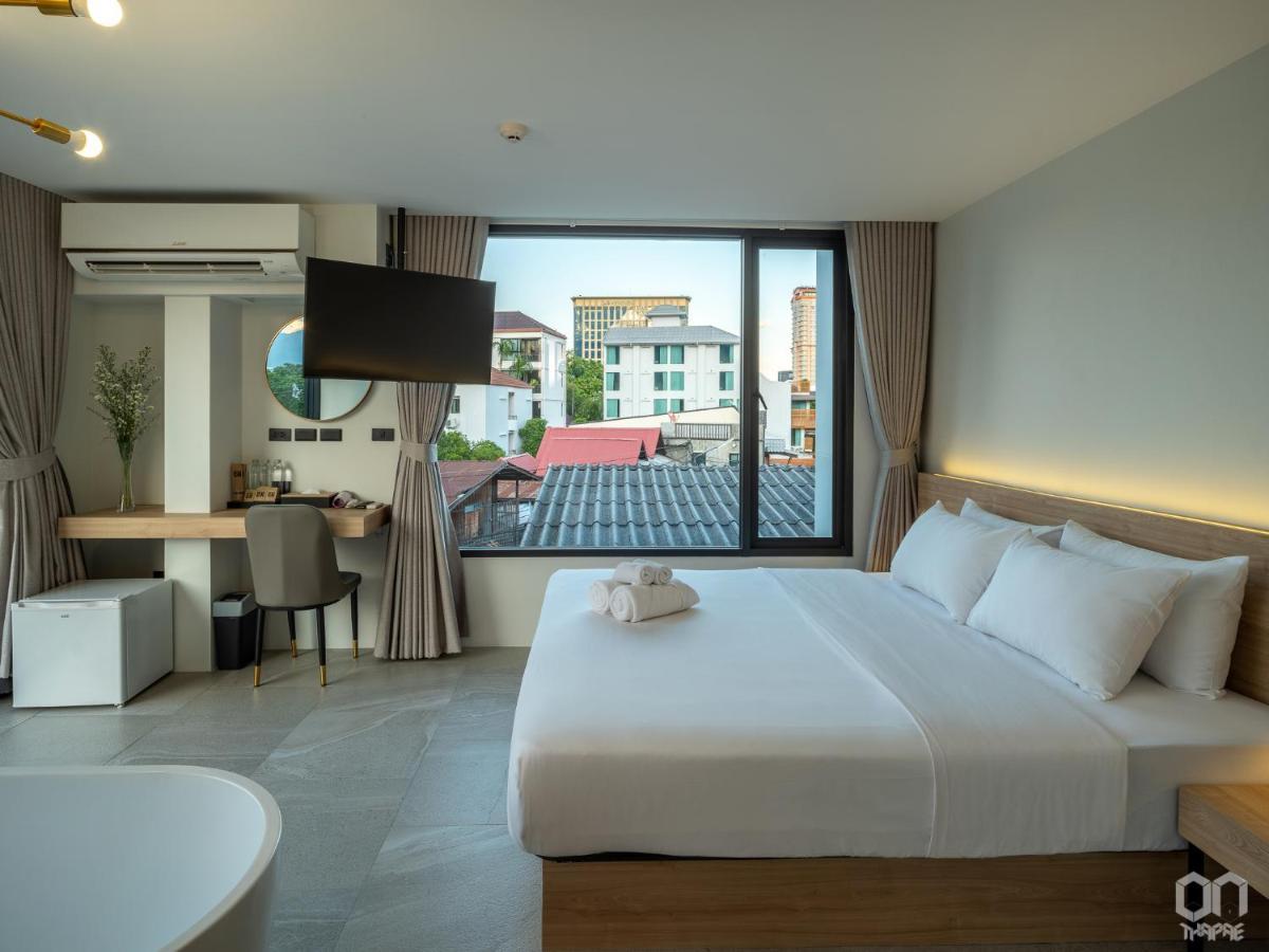 Hotel ON Thapae Chiangmai Chiang Mai Esterno foto
