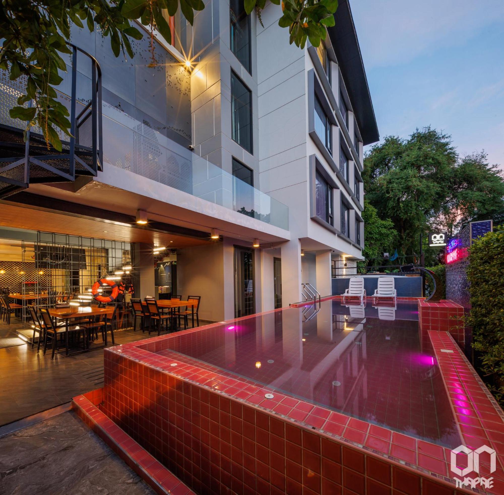 Hotel ON Thapae Chiangmai Chiang Mai Esterno foto